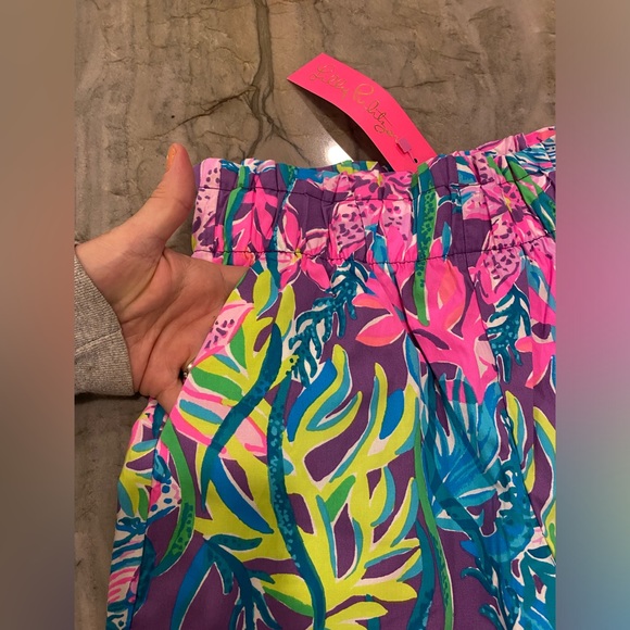 Lilly Pulitzer “Party All The Tide” Shorts - Picture 5 of 10